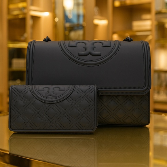 NEW Tory Burch Fleming Matte Black Convertible Shoulder/Crossbody Bag + Wallet - Picture 1 of 16